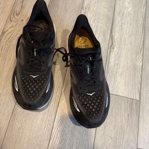 Hoka One One Clifton 9 Men's size 11.5E